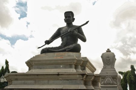 ប្រវត្តិនៃឧបករណ៏ភ្លេងបុរាណខ្មែរ ខ្សែដៀវ ឬសាដៀវ ឬសាយដៀវ